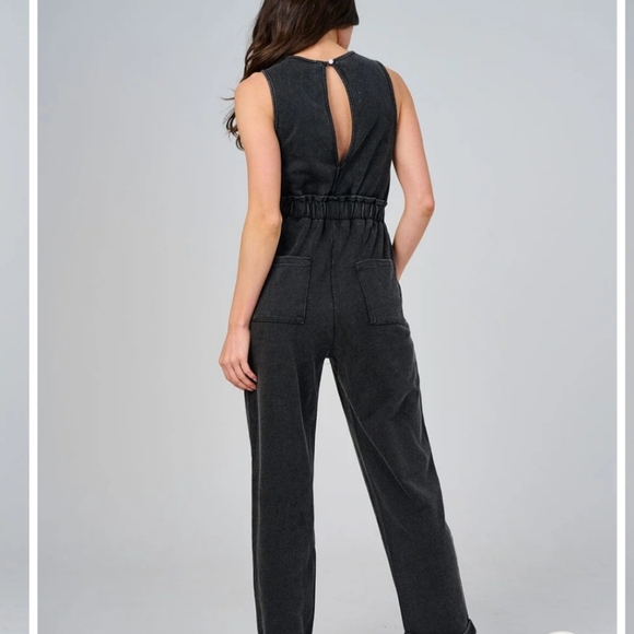 Black Sleeveless Jumpsuit NWOT - Picture 4 of 4